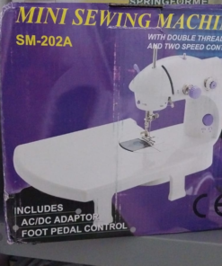 MINI MAQUINA DE COSER CON TABLERO