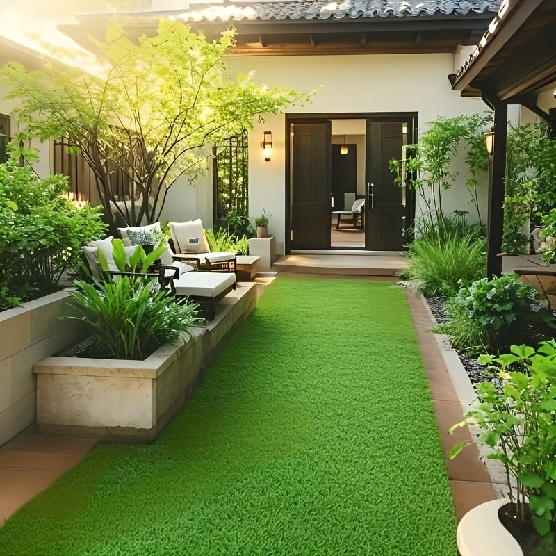 Dos rollos de césped artificial grande, altamente realista, resistente a los rayos UV y duradero, hecho de material plástico que permanece verde todo el año. Adecuado para jardines exteriores, terrazas, patios de villas y también se puede utilizar para ceremonias de graduación.