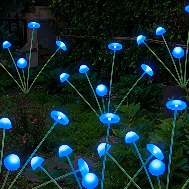 La luz solar para jardín tiene un diseño en forma de hongo, lo que la hace ideal para decoraciones festivas en 36 países, adecuada para jardines, patios y caminos. Los usuarios pueden elegir entre cuatro efectos de iluminación diferentes.