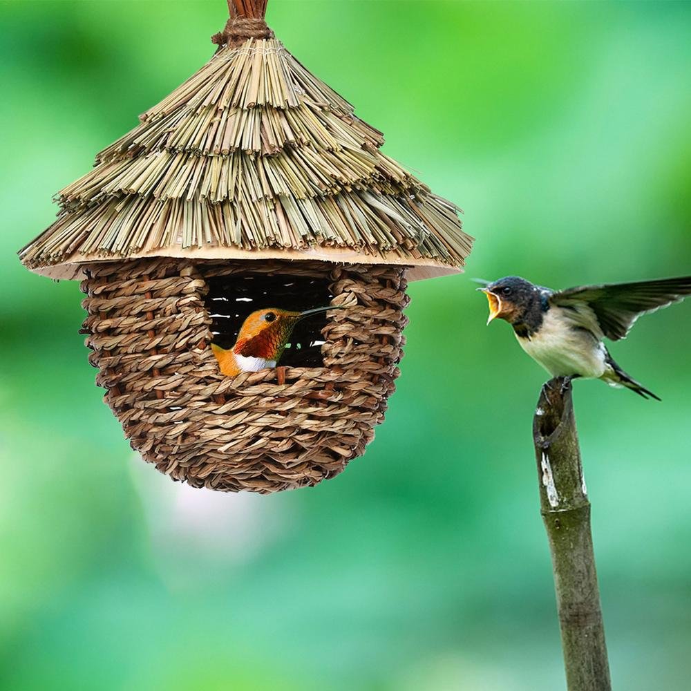 Una encantadora casa decorativa para colibríes, tejida a mano con hierba natural, perfecta para colgar en tu jardín, patio, césped o oficina, sin batería