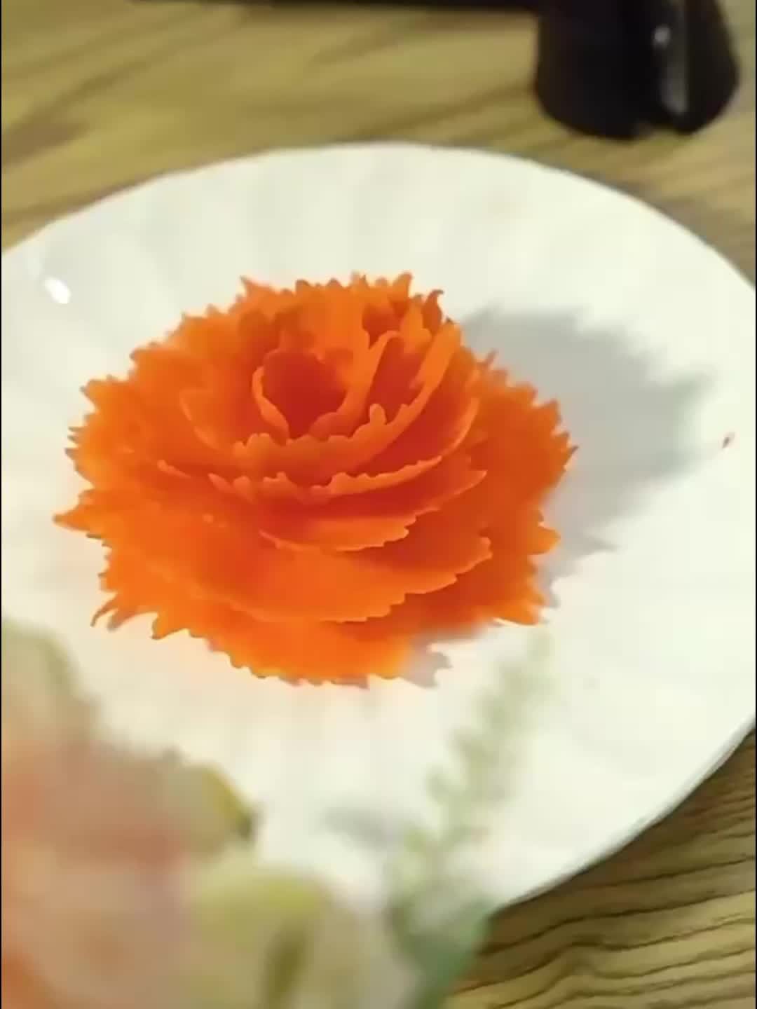 Con solo un suave rodillo, puedes crear flores de frutas. Esta - Imagen 6