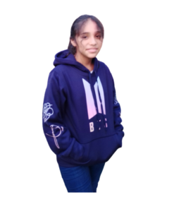 Polera con Capucha Bts Rosada — Sbalott Perú